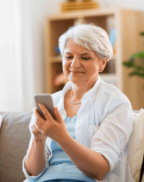 /images/stock/lady-on-phone.png